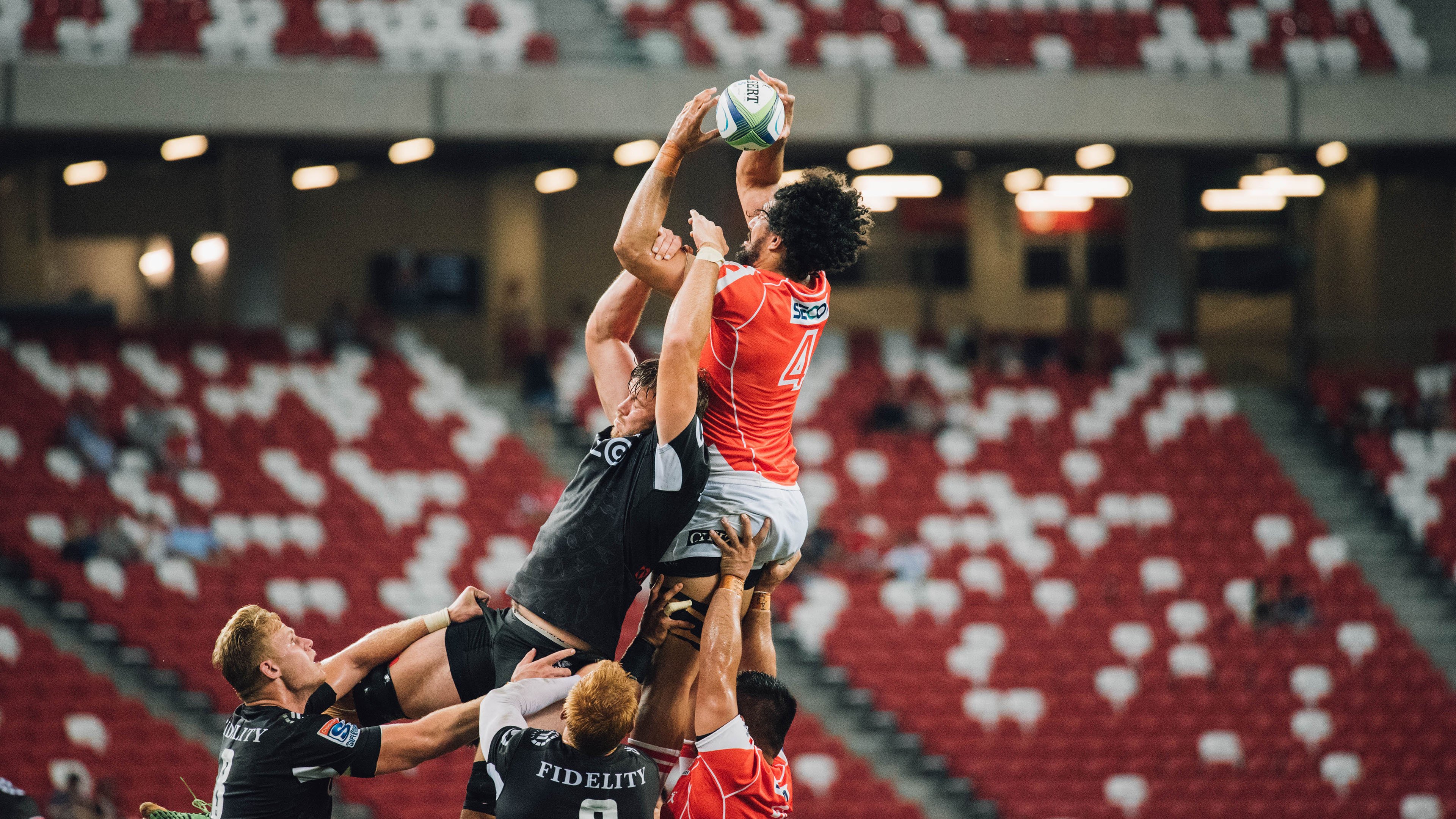 【本垒打的奥秘】如何准确击中高远球？技巧与规则解读，击打高远球最佳落点