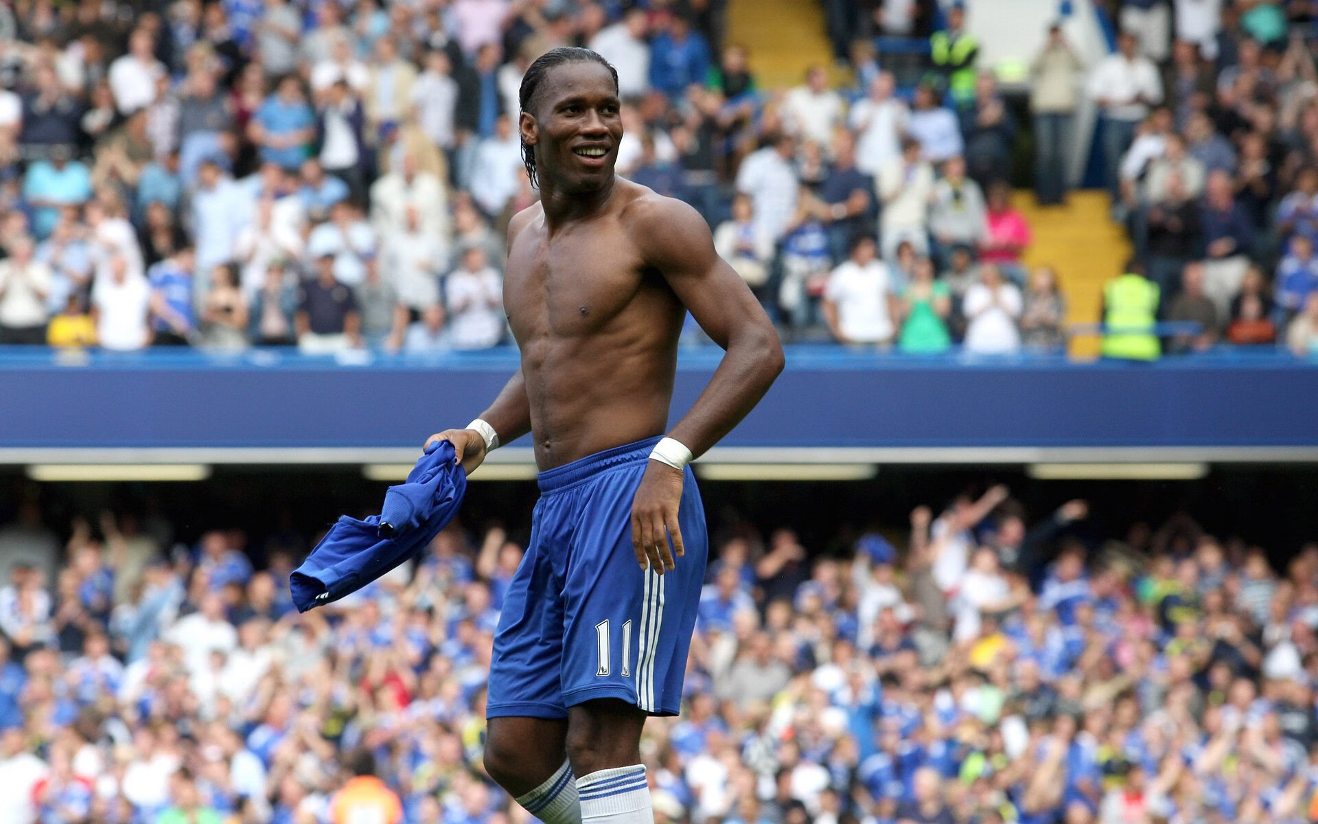 开云kaiyun-球场“坚若金刚”般的防线，让对手无计可施，球场如战场